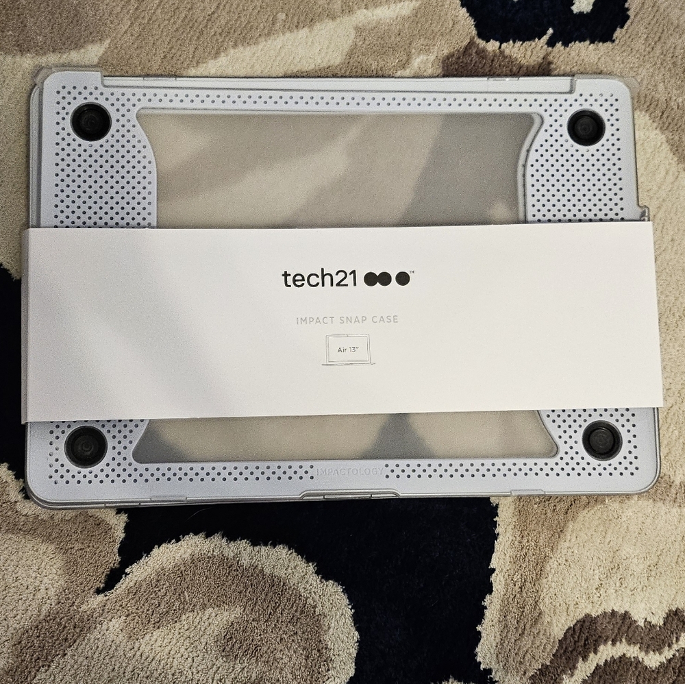 NIP Tech 21 Macbook Air 13 Inch Case